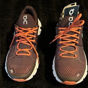 Women’s size 8.5 Great condition must have!!